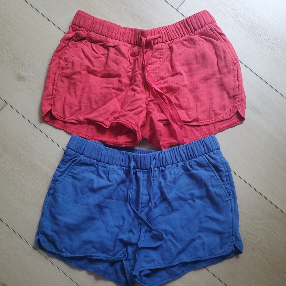 Old Navy Women's Blue and Red Shorts - Picture 2 of 5